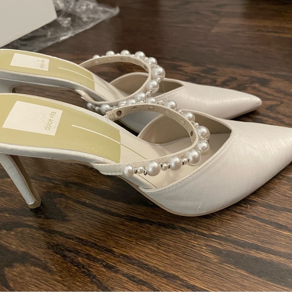Dolce Vita Kanika Pearl Heels, Size 7, Worn once, amazing condition!